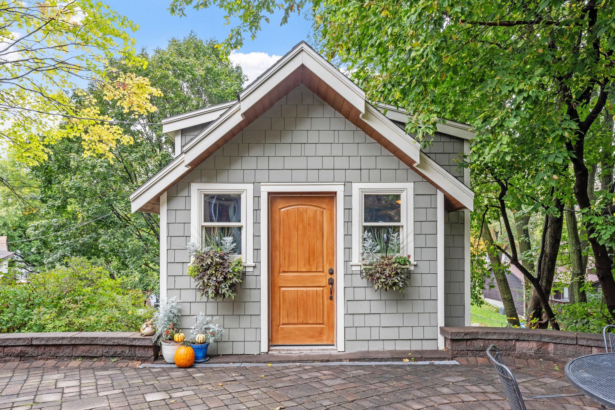 How adorable is this custom shed??
