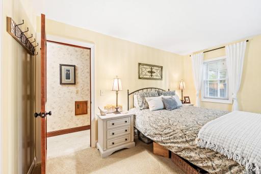 1012 Kaymar Lane, Burnsville, MN 55306