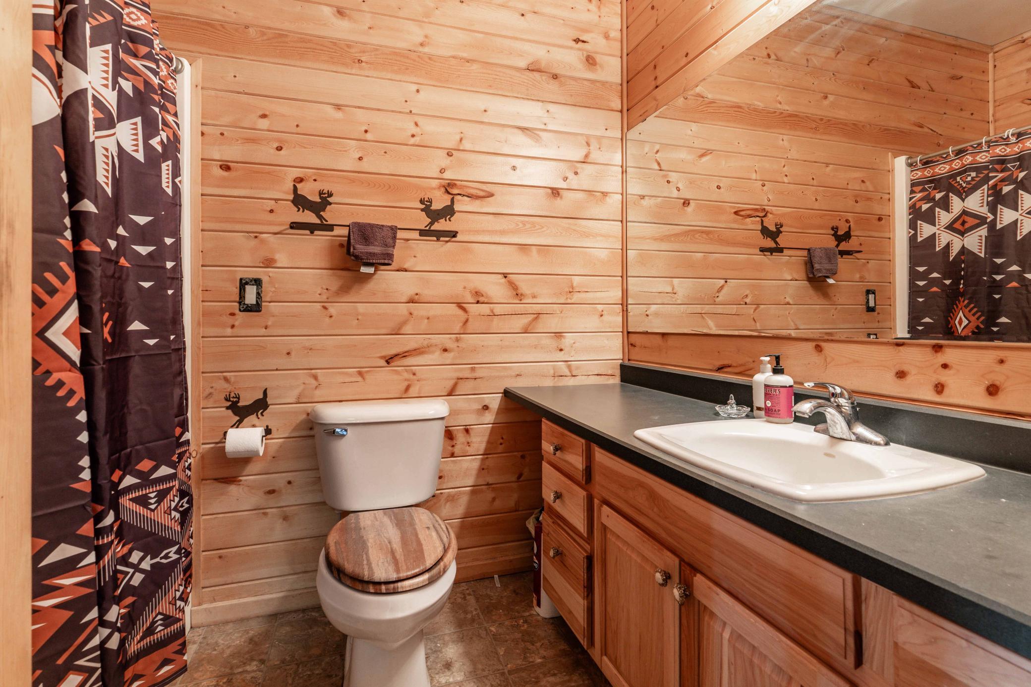 47500 Co HWY 51 Perham-223.jpg