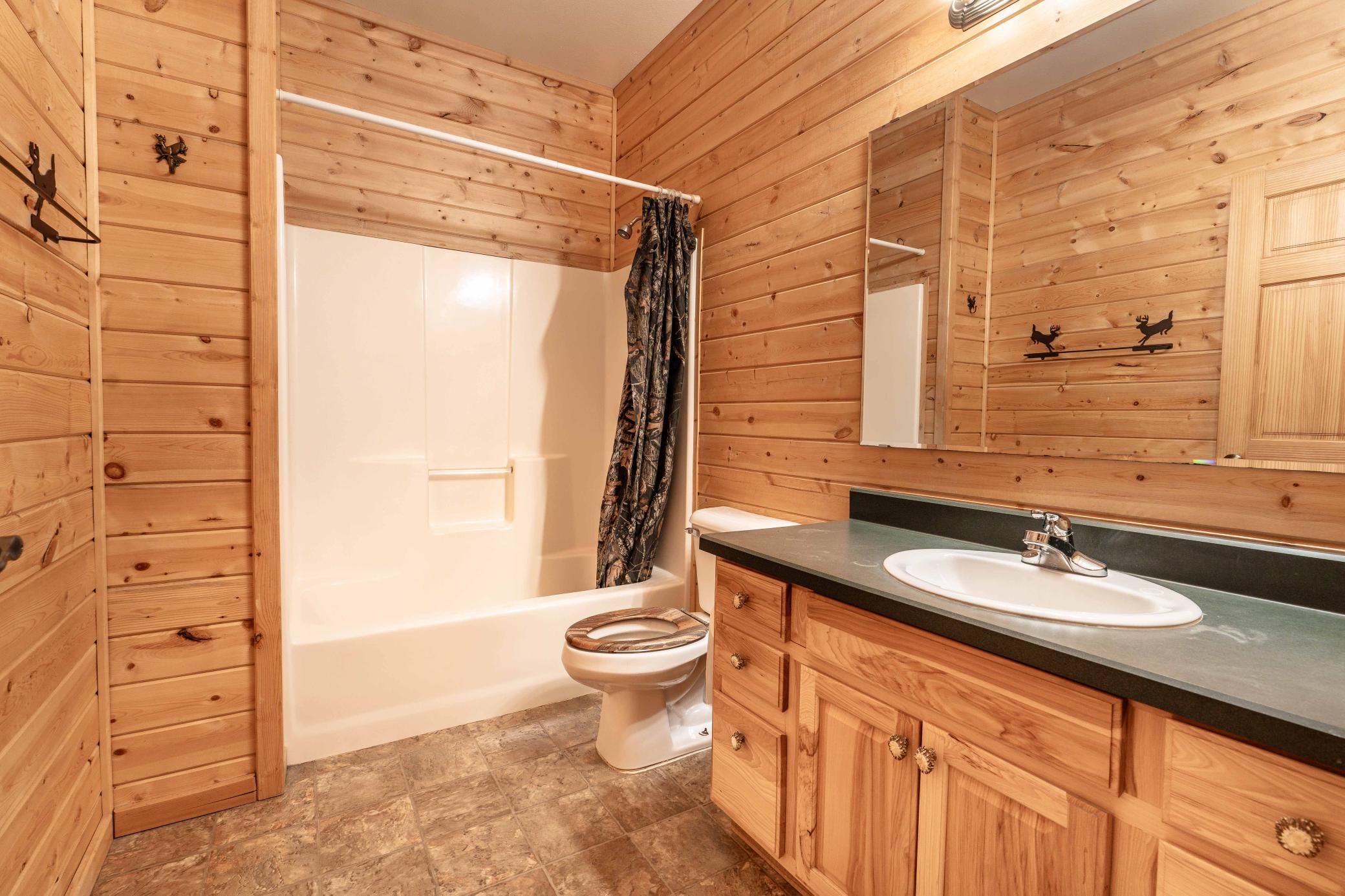 47500 Co HWY 51 Perham-217.jpg
