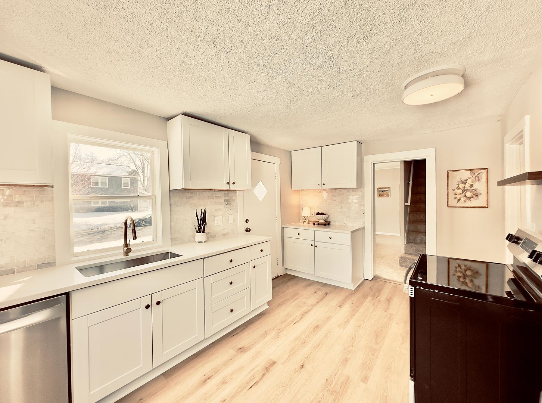 Spacious and remodeled kitchen!
