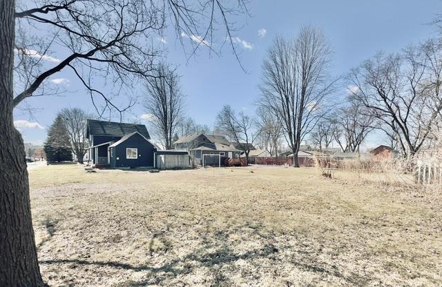 Lots of room to play on this corner lot!