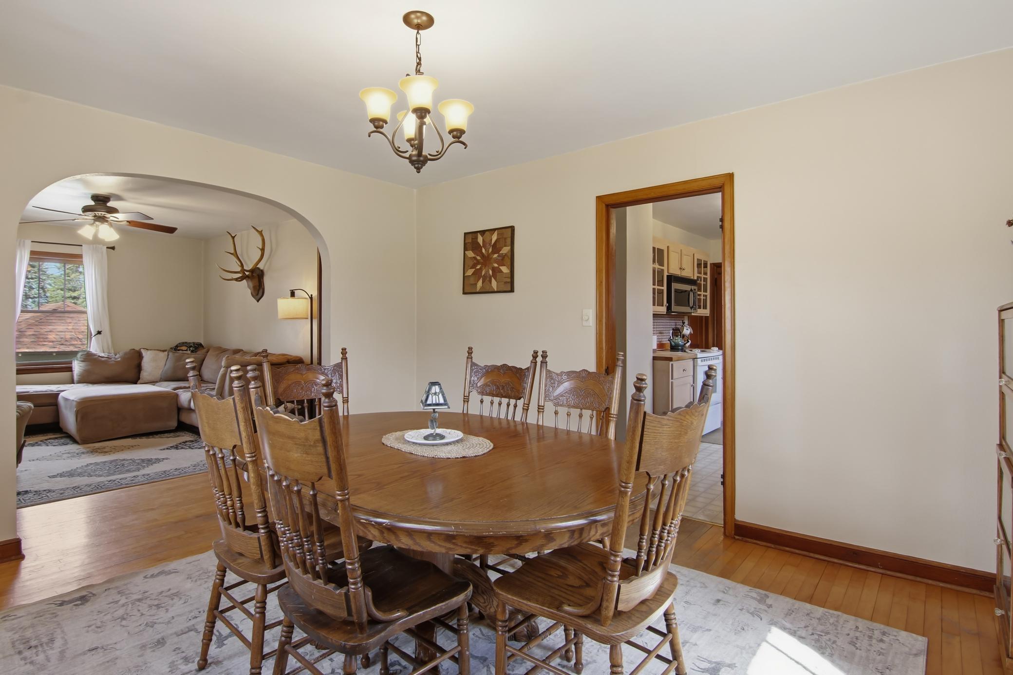 04-Dining-3-jpg.jpg