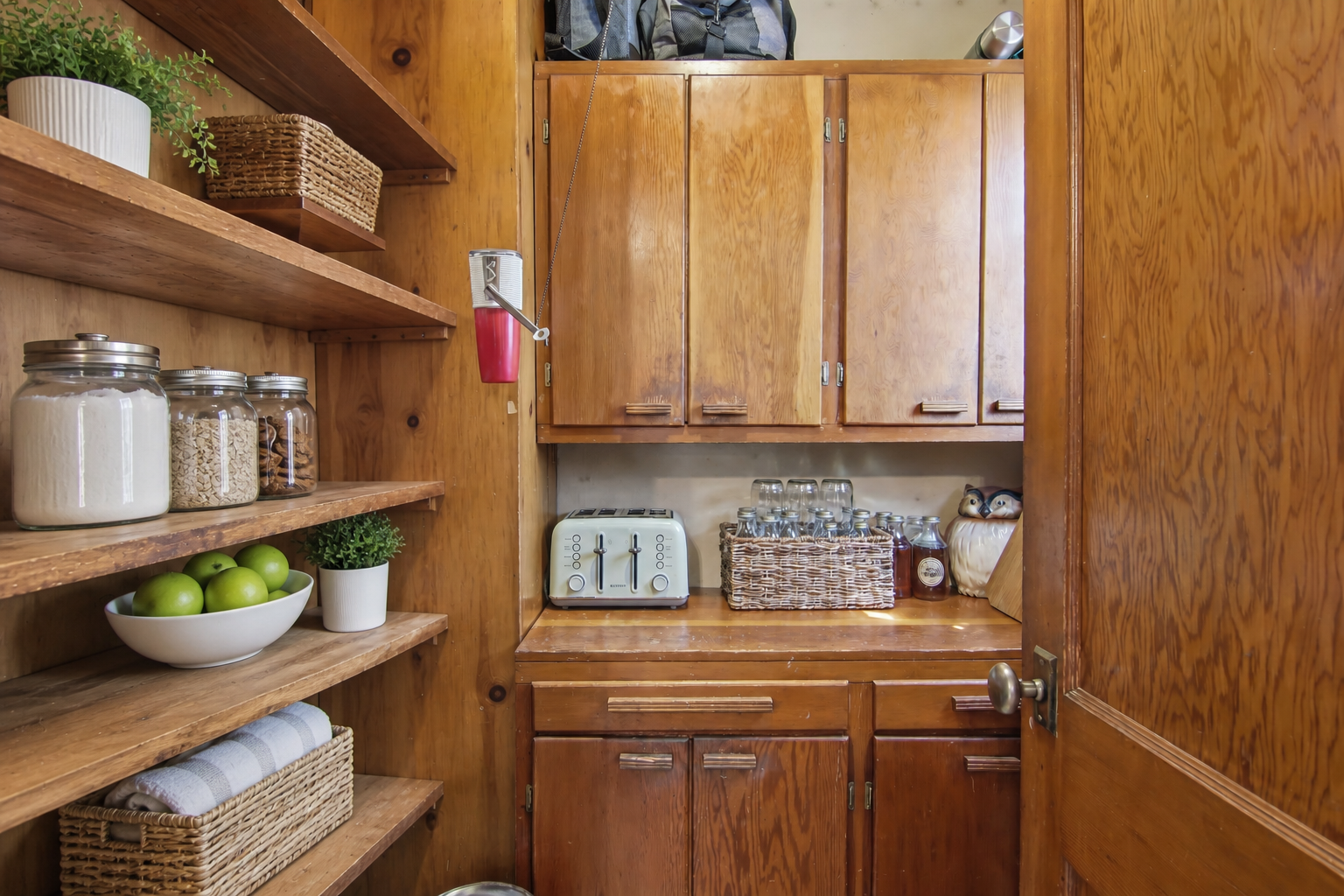 Walk In Pantry, virtual shelf clean-up.png