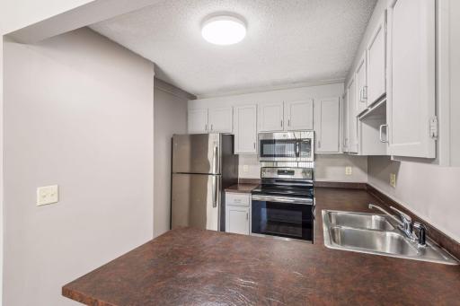 6342 Saint Johns Drive, Eden Prairie, MN 55346