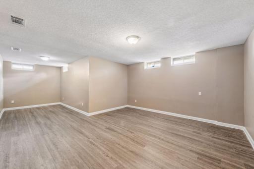 6342 Saint Johns Drive, Eden Prairie, MN 55346