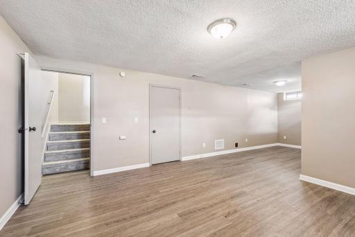 6342 Saint Johns Drive, Eden Prairie, MN 55346