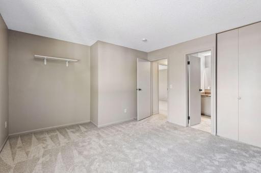 6342 Saint Johns Drive, Eden Prairie, MN 55346