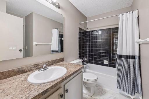 6342 Saint Johns Drive, Eden Prairie, MN 55346