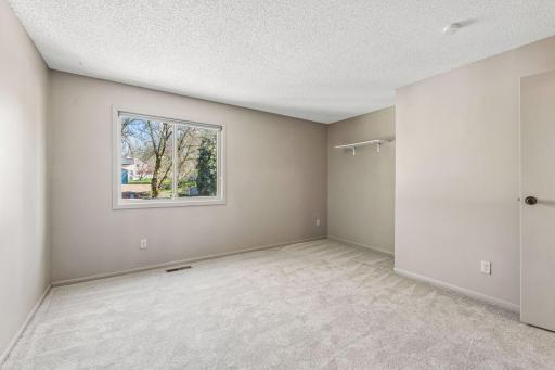 6342 Saint Johns Drive, Eden Prairie, MN 55346