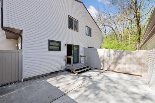 6342 Saint Johns Drive, Eden Prairie, MN 55346