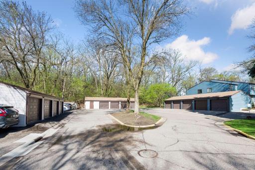 6342 Saint Johns Drive, Eden Prairie, MN 55346