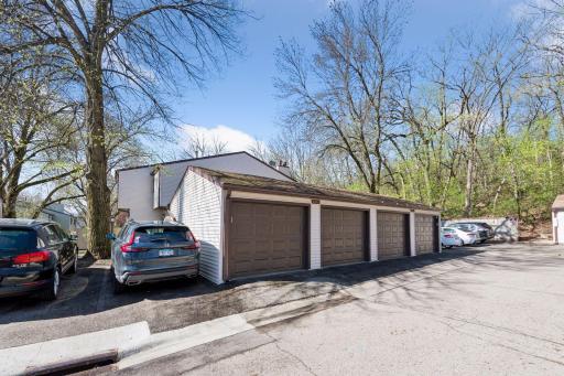 6342 Saint Johns Drive, Eden Prairie, MN 55346