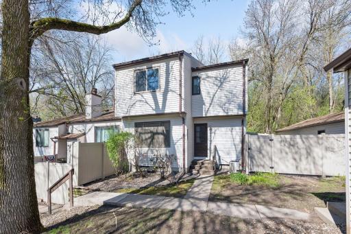 6342 Saint Johns Drive, Eden Prairie, MN 55346
