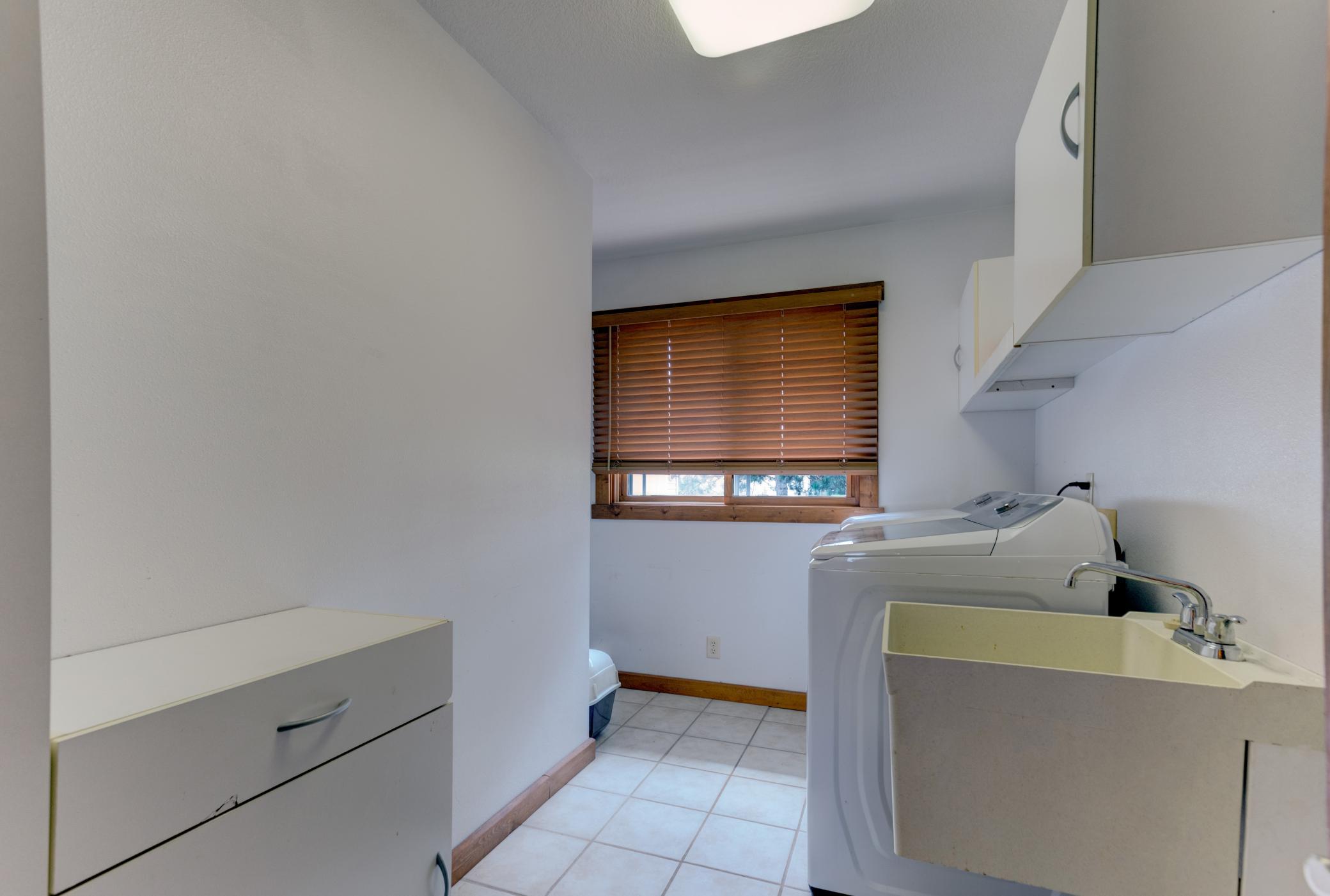 Laundry Rm.jpg