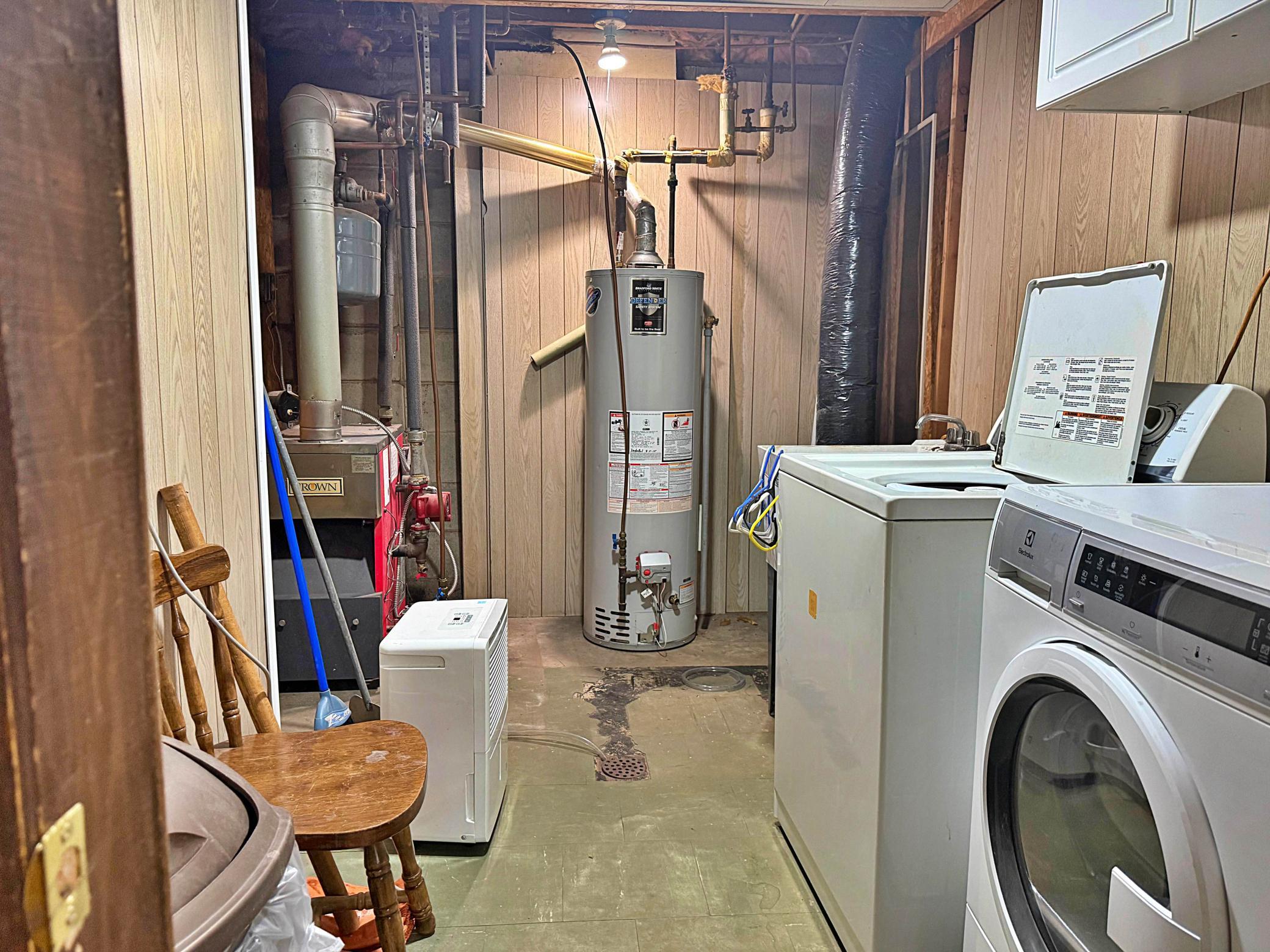 Laundry room .jpeg