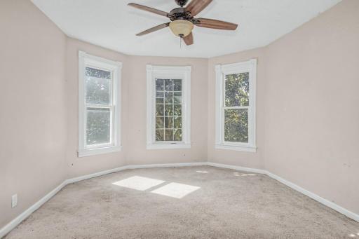 1119 Charles Avenue, Saint Paul, MN 55104