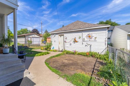 1119 Charles Avenue, Saint Paul, MN 55104