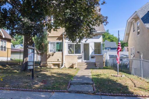 1119 Charles Avenue, Saint Paul, MN 55104