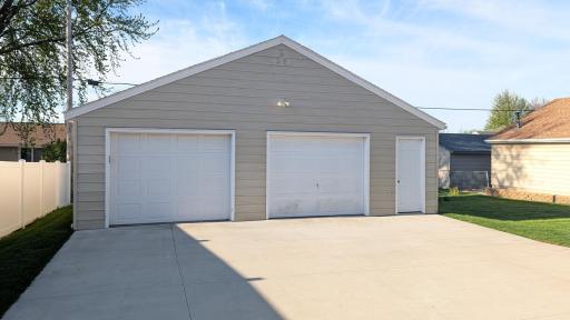 2008 2nd Avenue SE, Austin, MN 55912