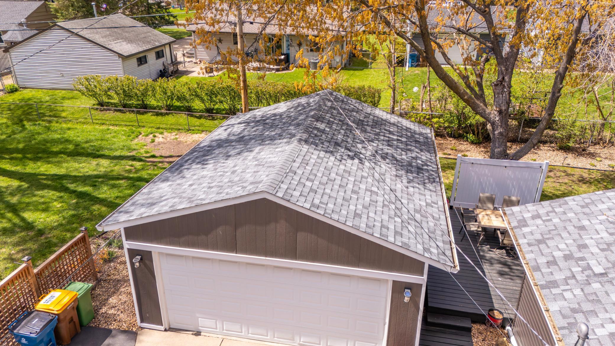 Detached garage