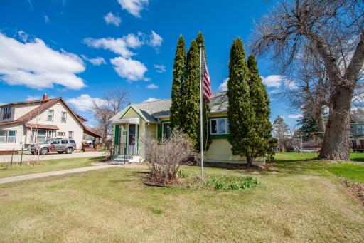407 Holden Avenue, Henning, MN 56551