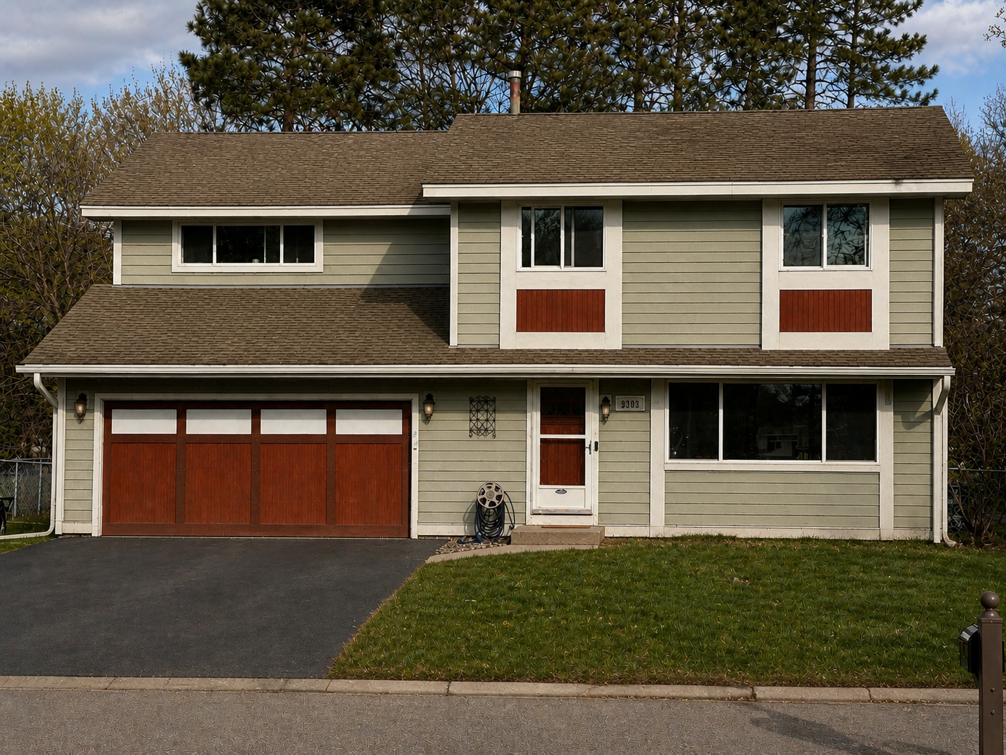Welcome Home! 9303 Hallmark Ave S