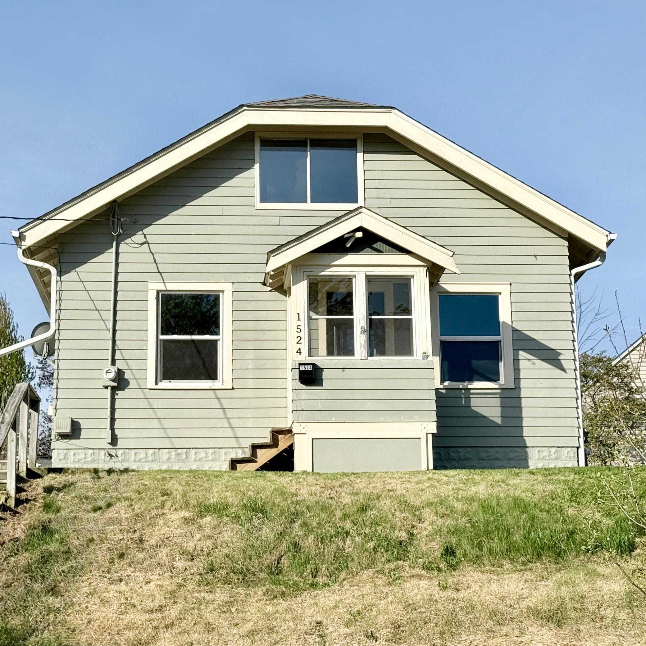 Welcome to 1524 East Avenue
