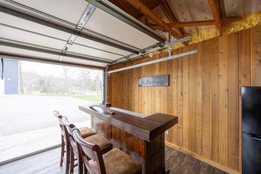 Garage/flex space