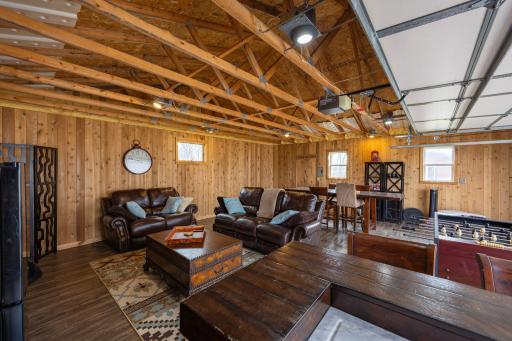 Garage/flex space