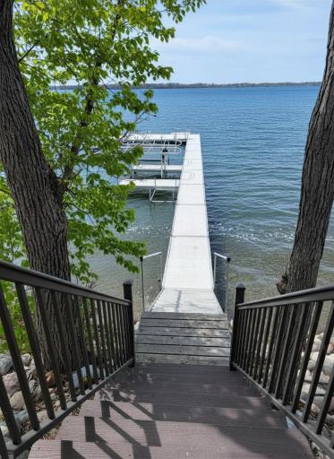 DOCK SYSTEM INCLUDED