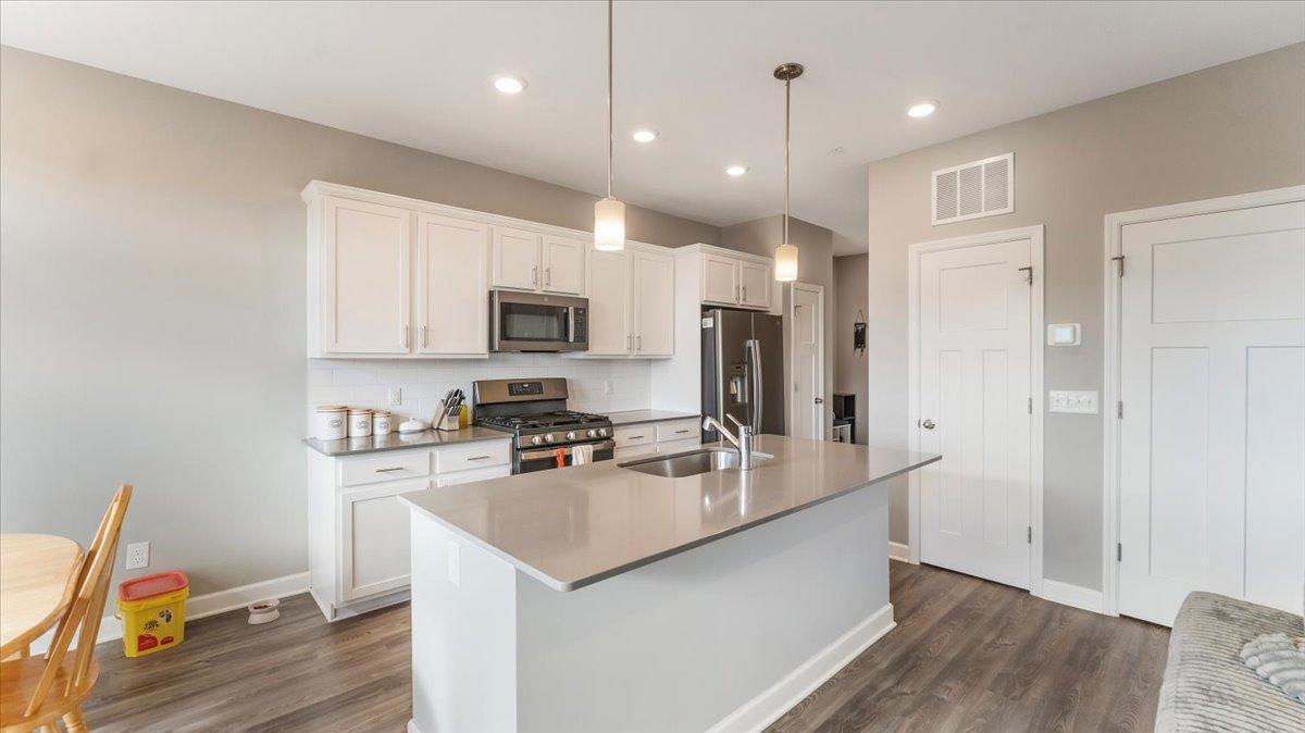 Quartz counter top