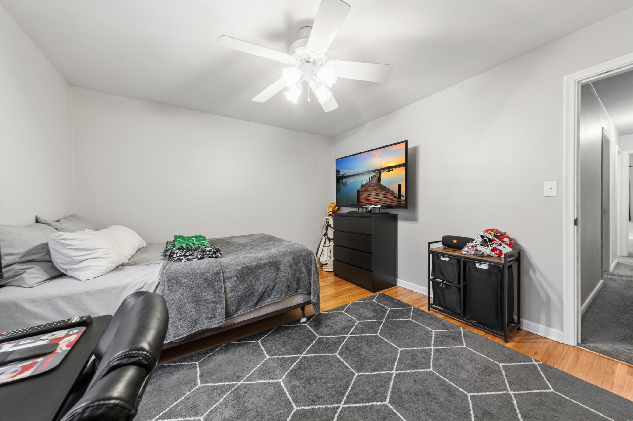 31 bedroom 2.jpg