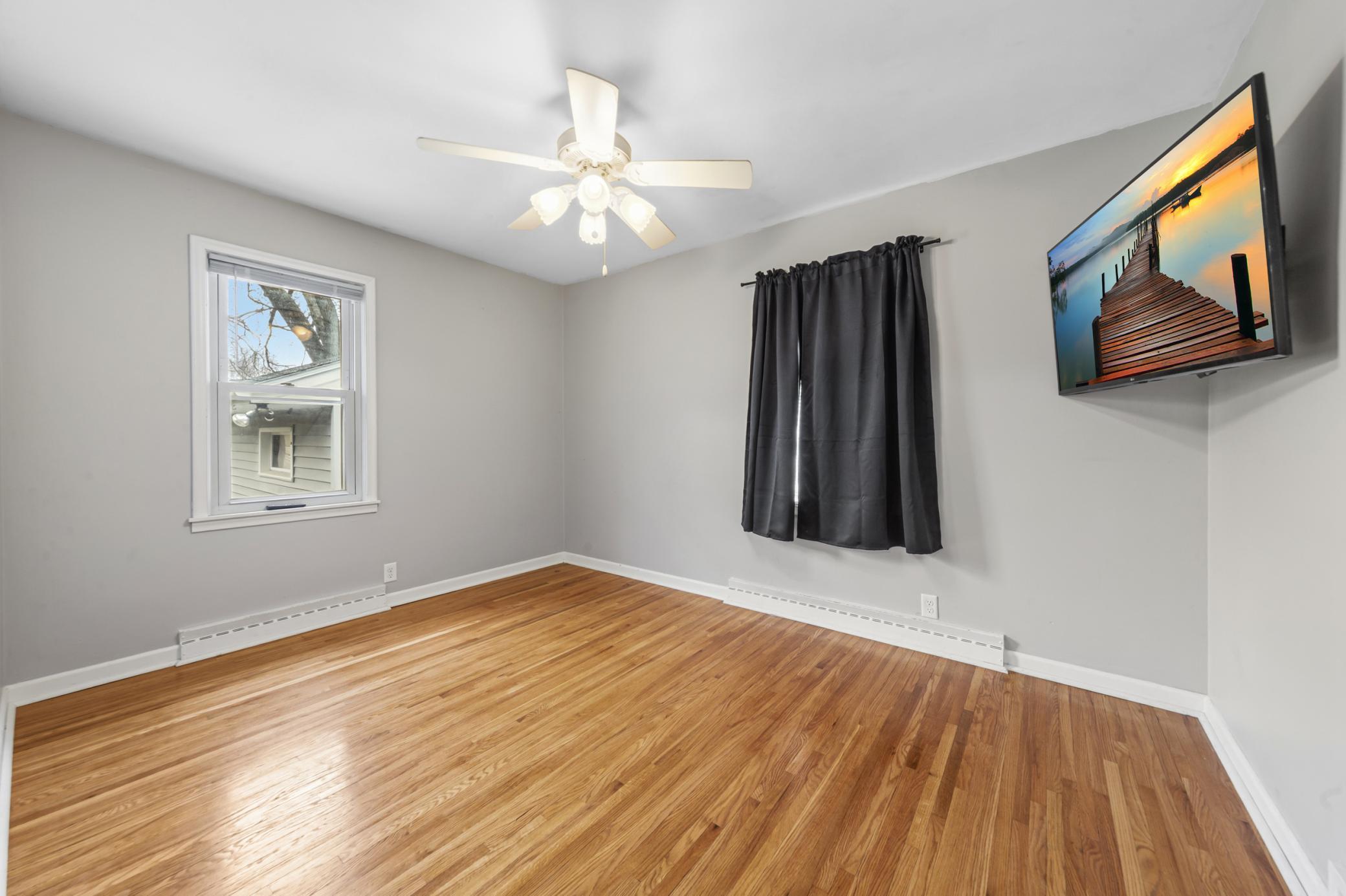 23 bedroom 1.jpg