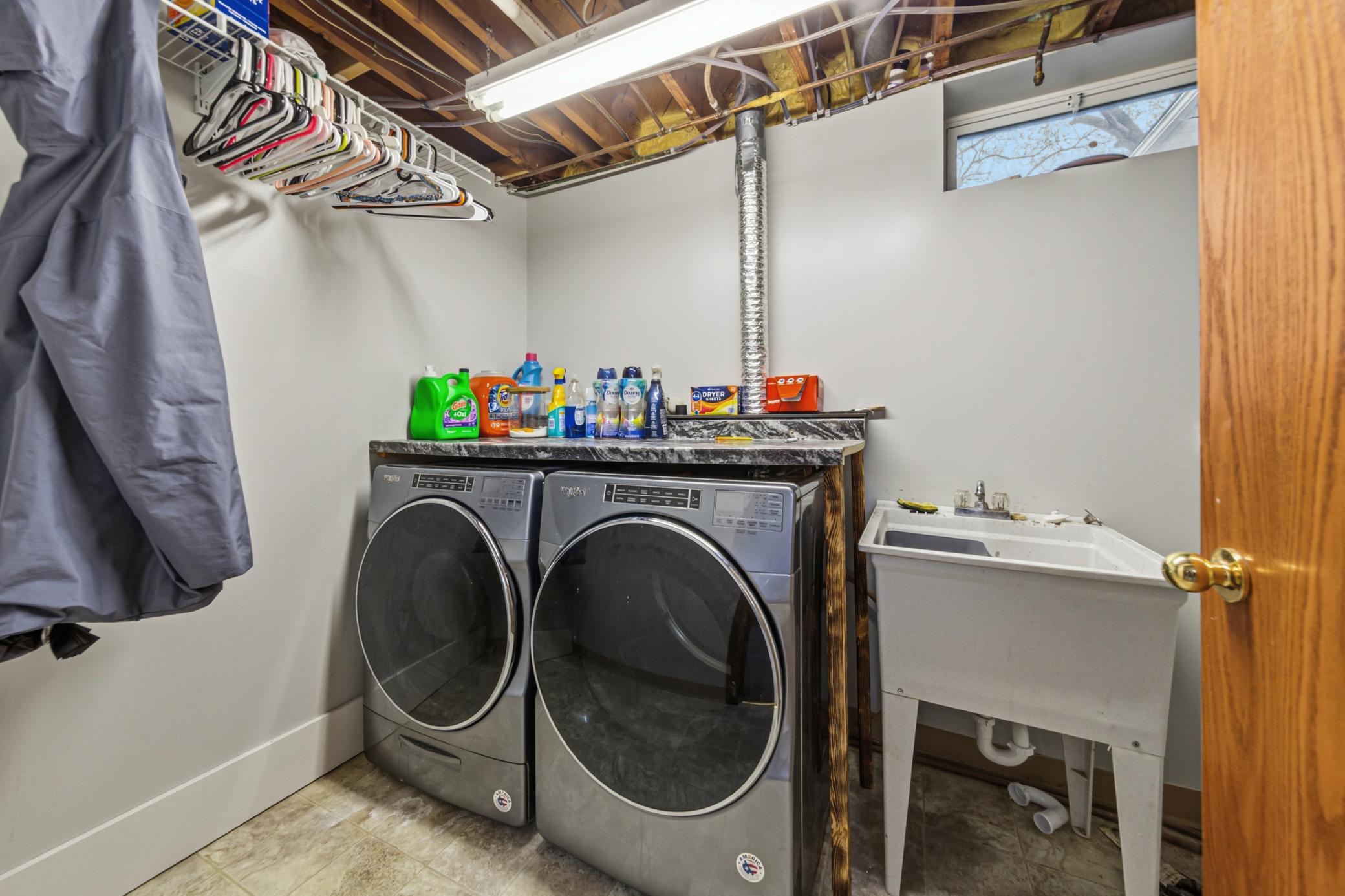 44 laundry_lower.jpg