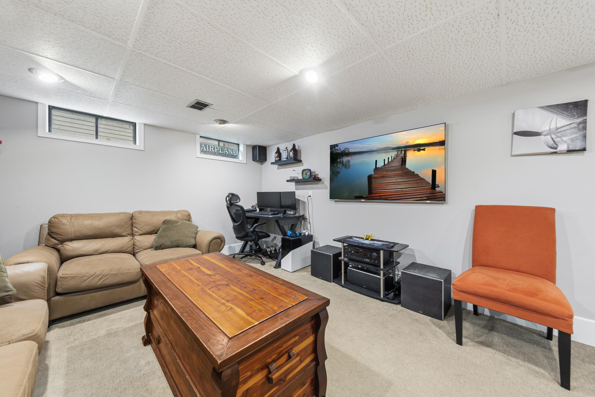 37 family room_lower.jpg