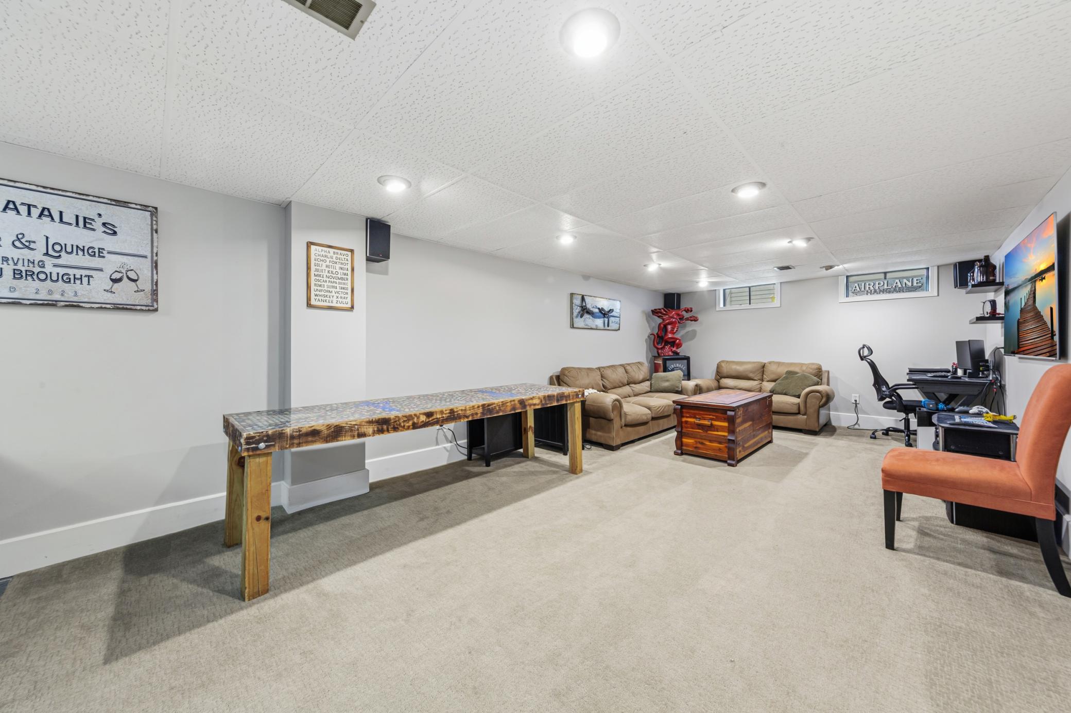 35 family room_lower.jpg