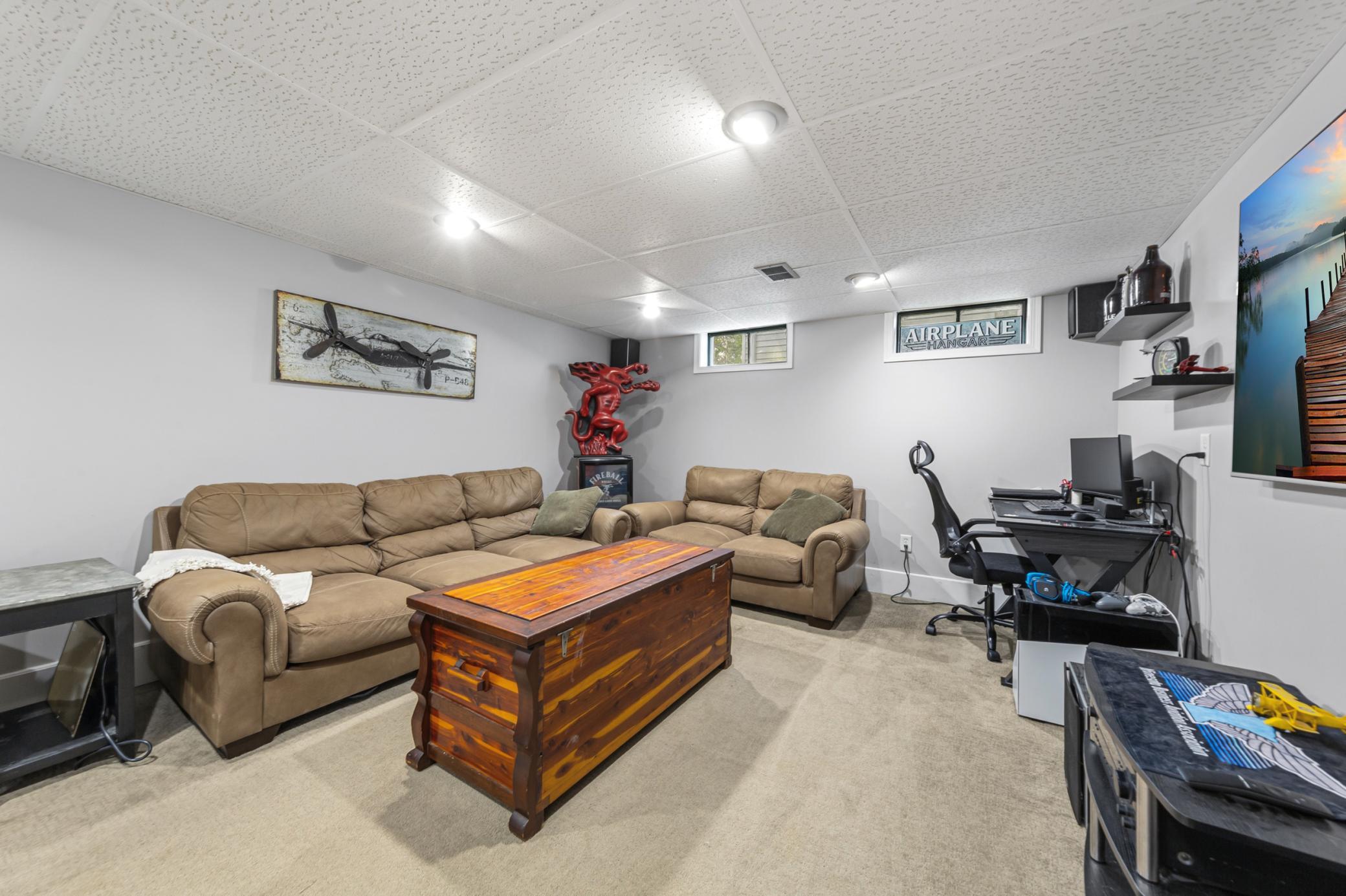 36 family room_lower.jpg