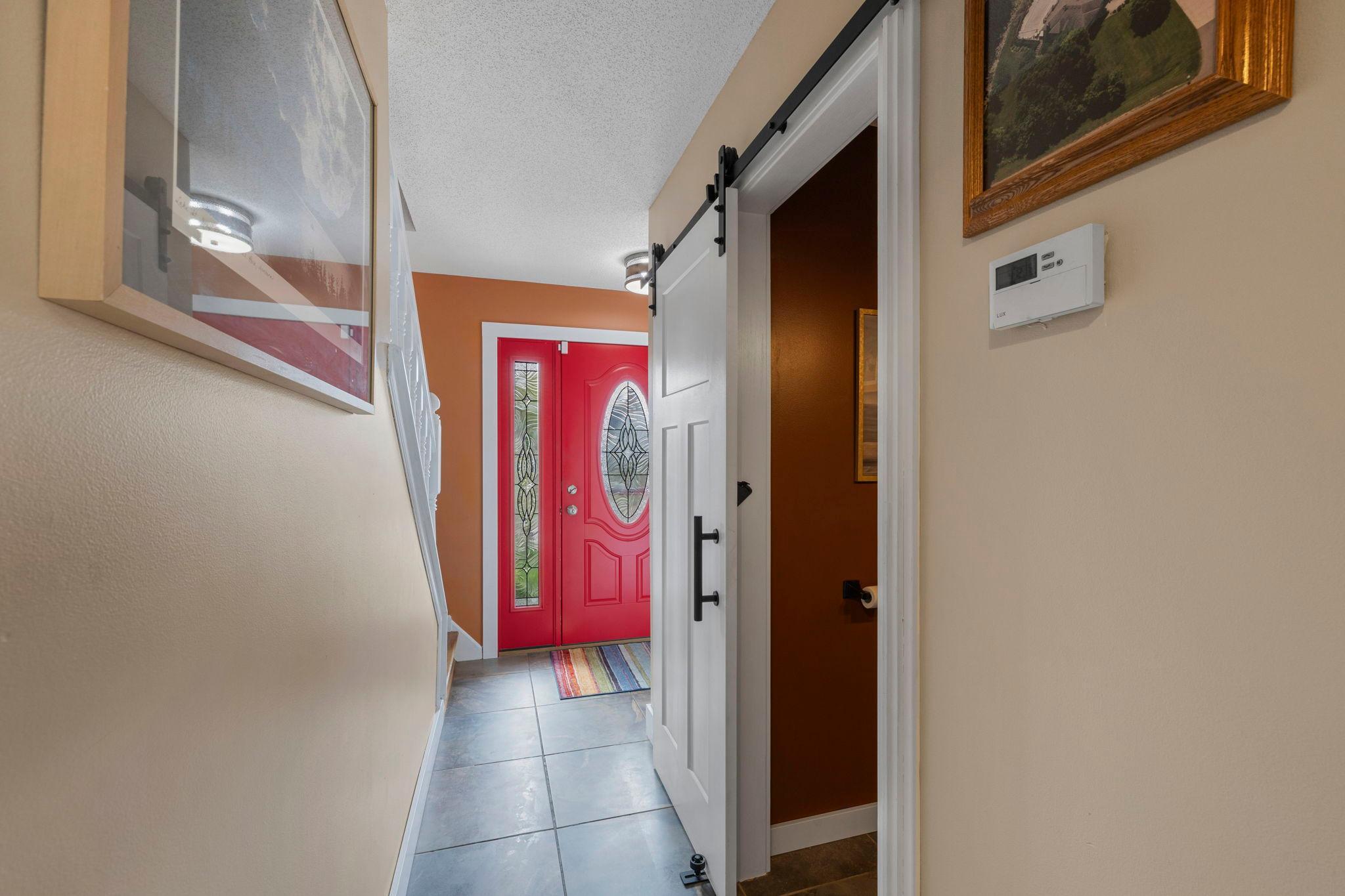 23-web-or-mls-4042 N Vincent Ave-170.jpg