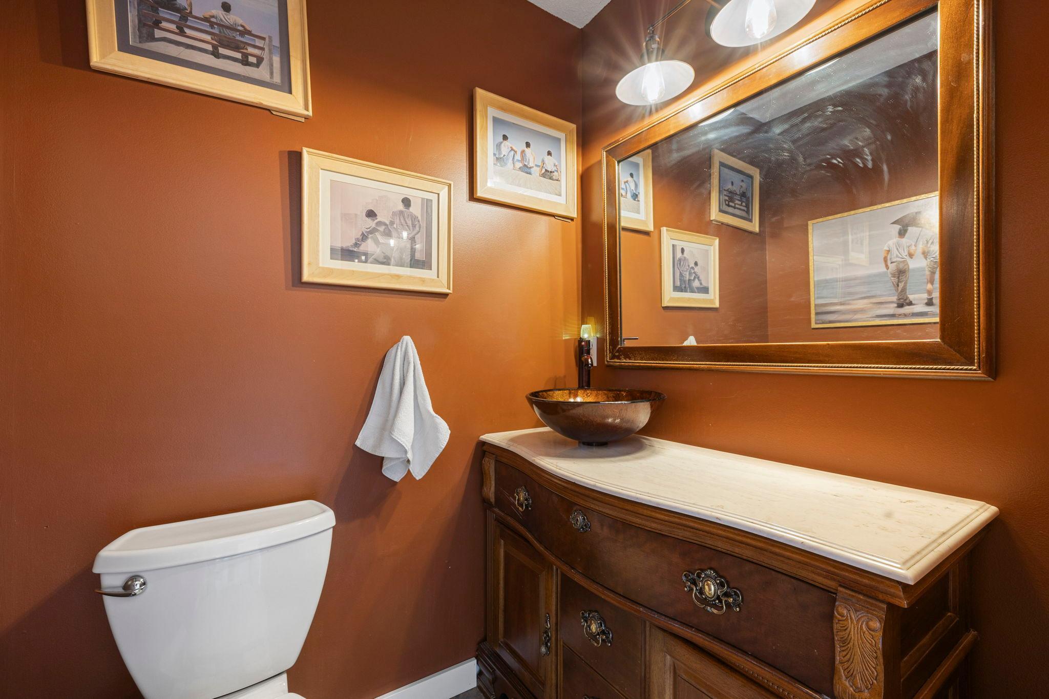 24-web-or-mls-4042 N Vincent Ave-65.jpg