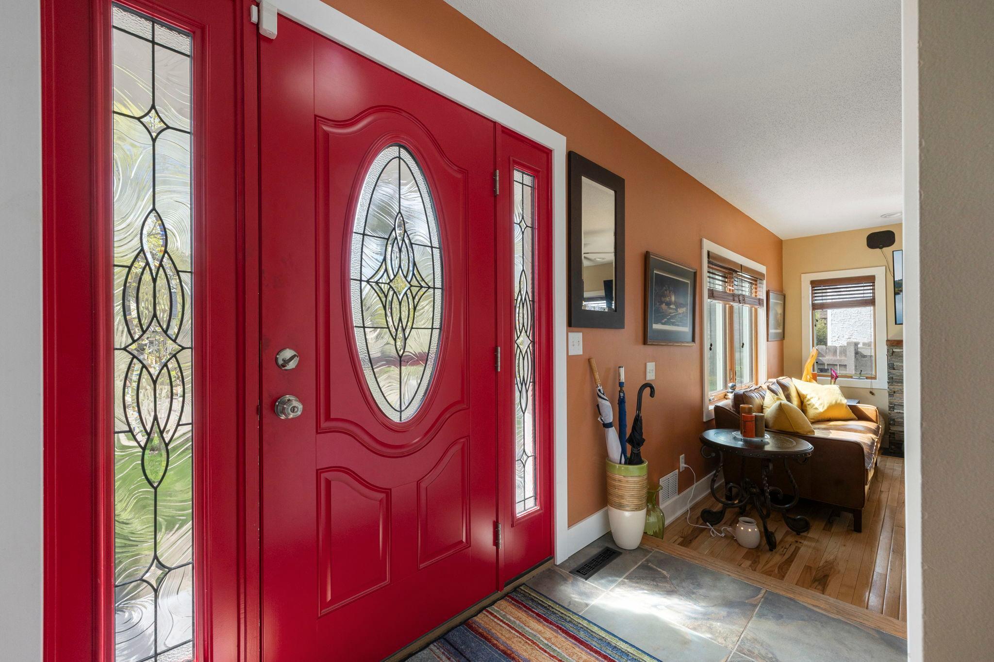 8-web-or-mls-4042 N Vincent Ave-60.jpg