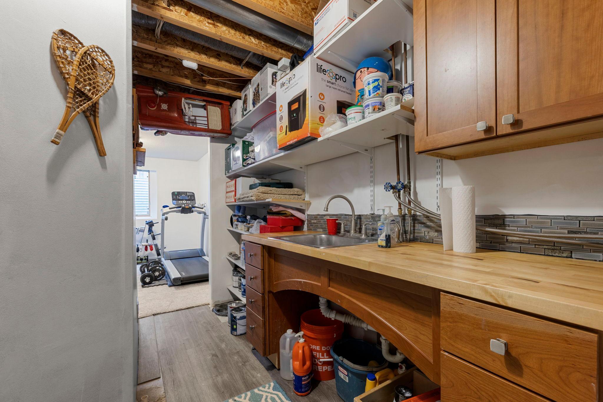50-web-or-mls-4042 N Vincent Ave-45.jpg