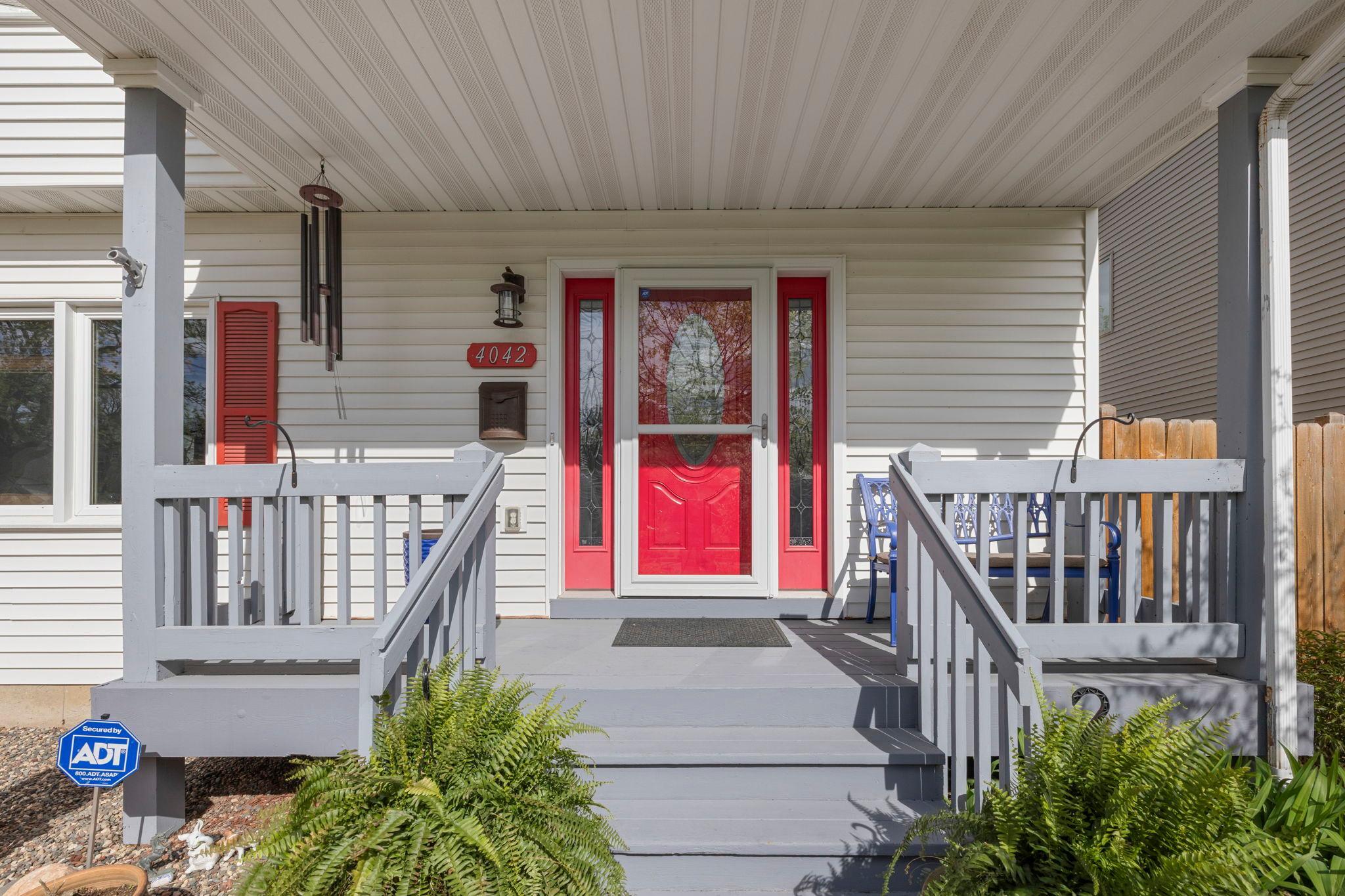 6-web-or-mls-4042 N Vincent Ave-249.jpg