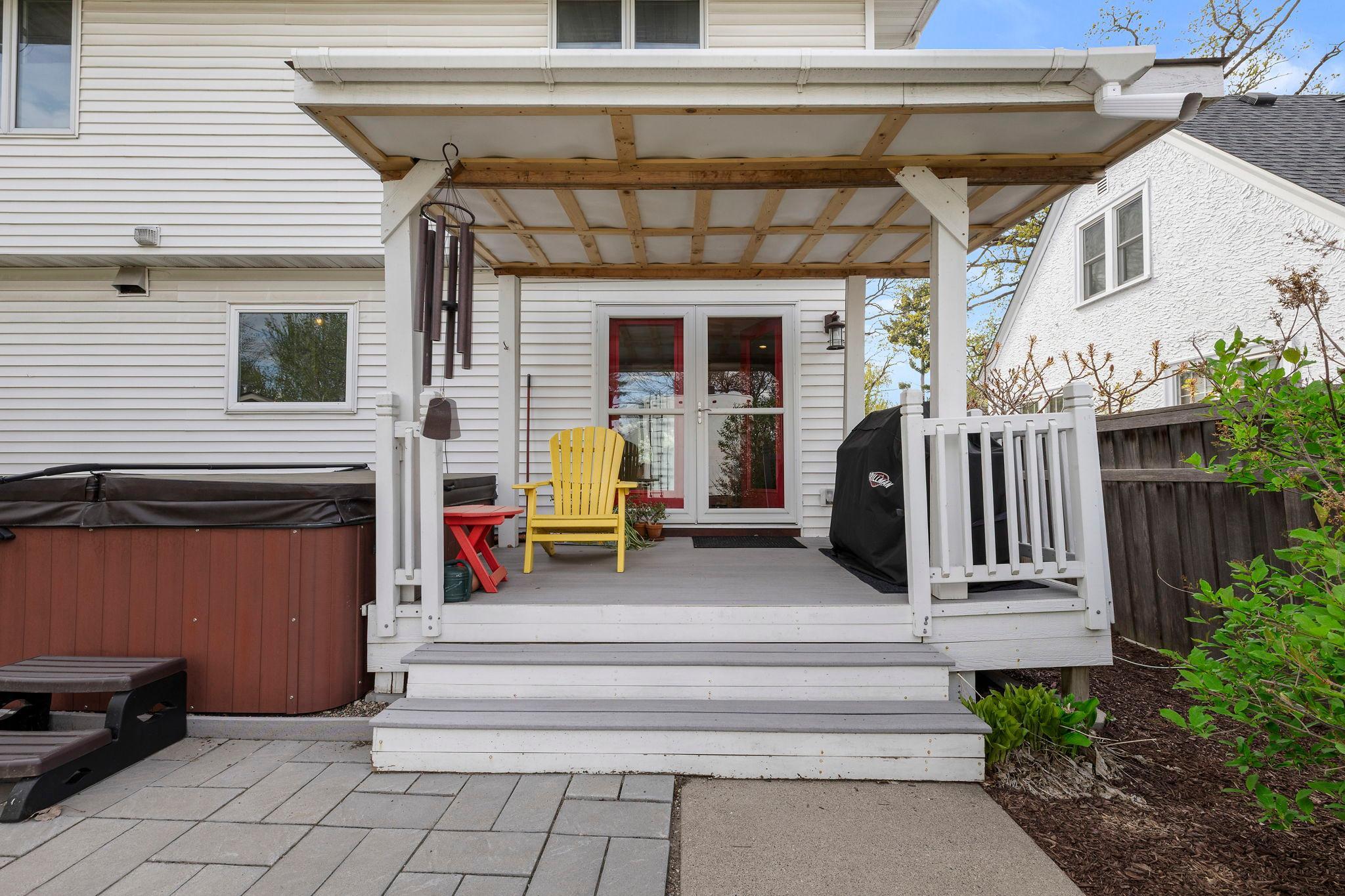 52-web-or-mls-4042 N Vincent Ave-134.jpg