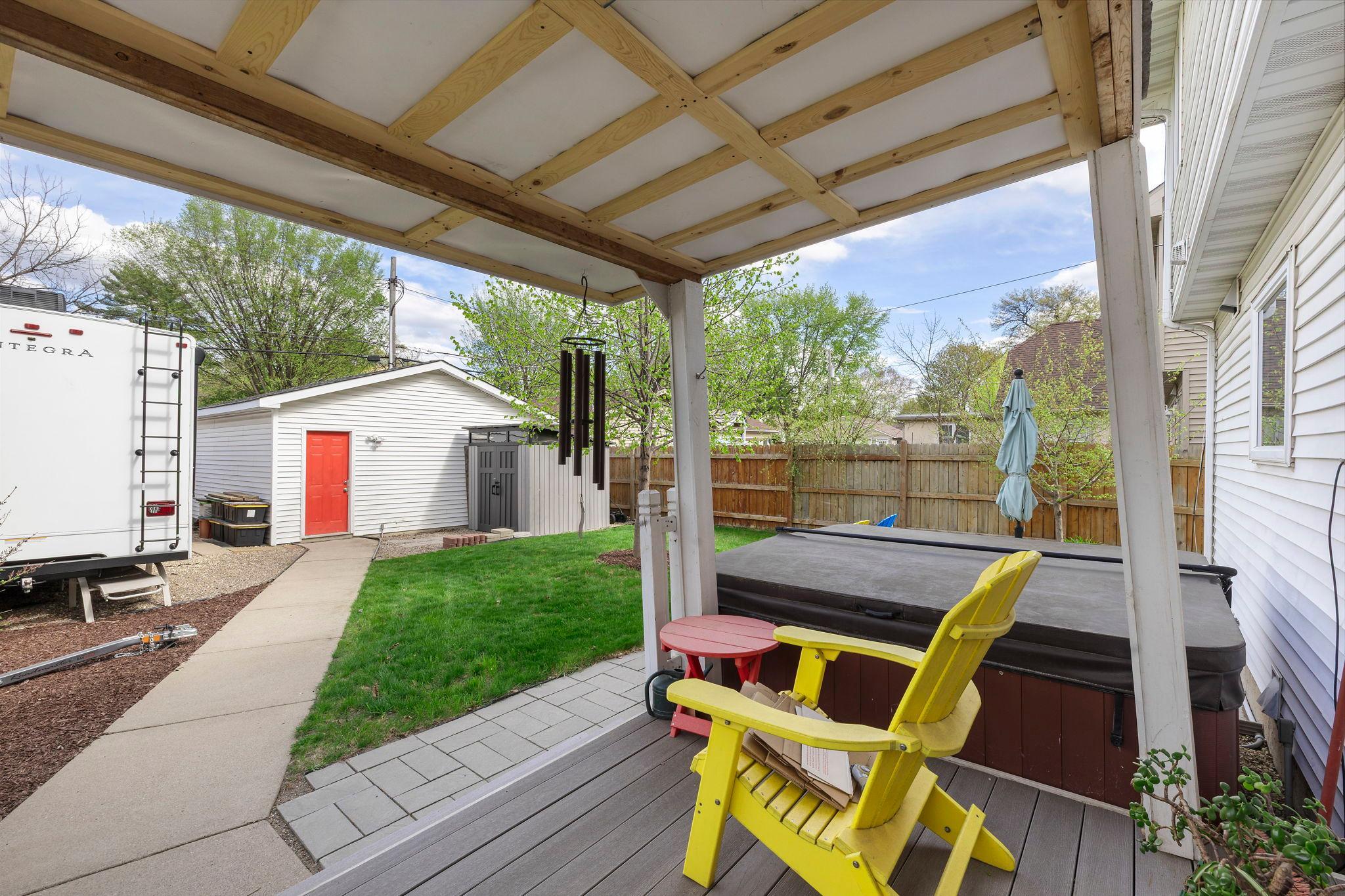 51-web-or-mls-4042 N Vincent Ave-114.jpg