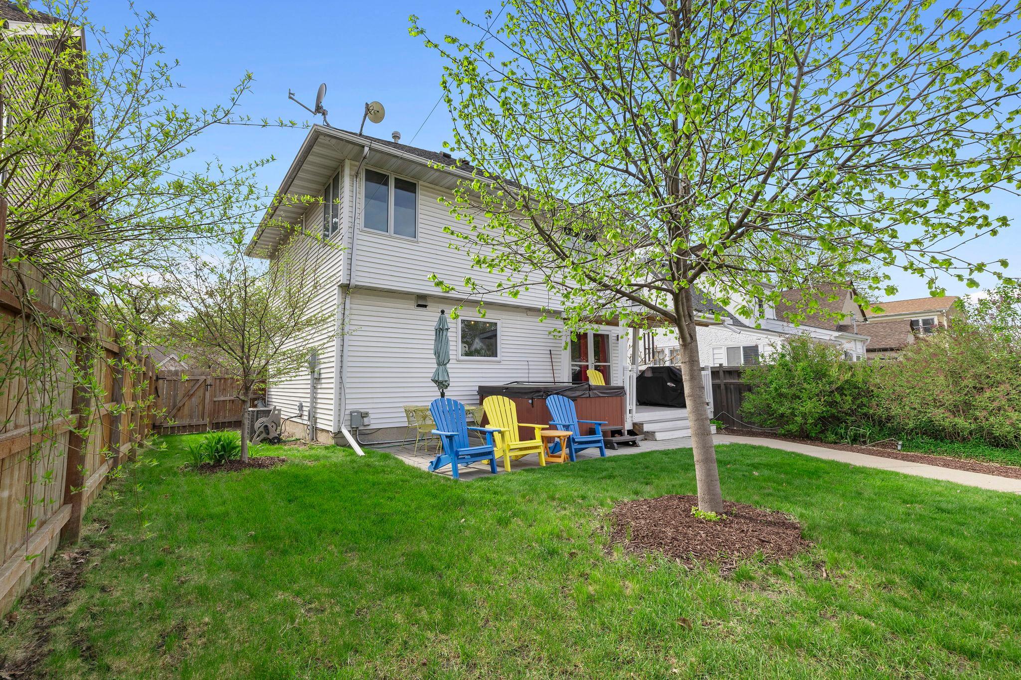 54-web-or-mls-4042 N Vincent Ave-124.jpg