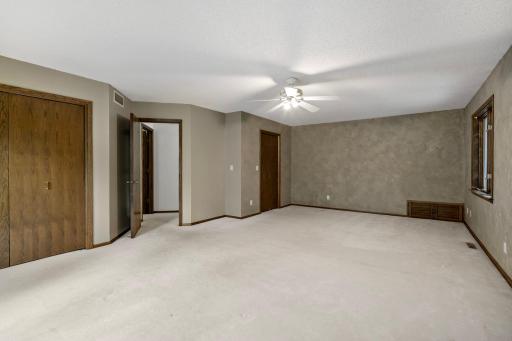 10300 27th Avenue N, Minneapolis, MN 55441