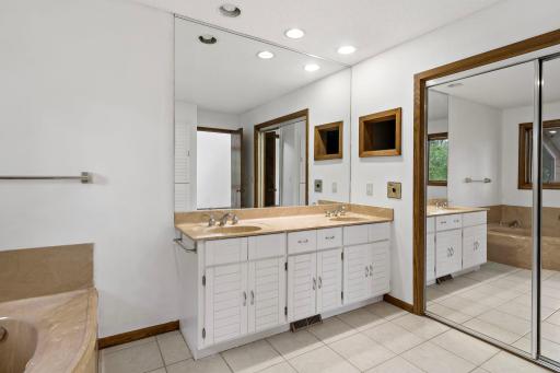 10300 27th Avenue N, Minneapolis, MN 55441