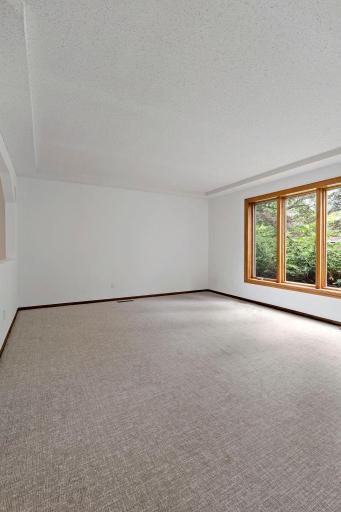 10300 27th Avenue N, Minneapolis, MN 55441
