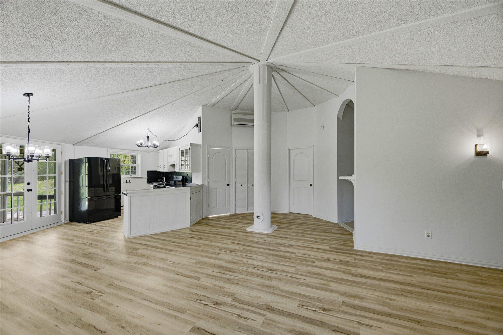 Open Floor Plan. New flooring.